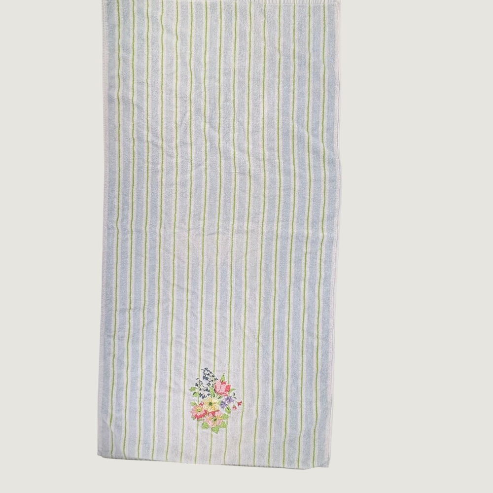 Longaberger Bath Towel 25"x49" Mixed Bouquet Embroidered Cotton Vintage